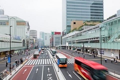 Japan’s self-driving passenger bus “speeding” towards the future … at 10km/h