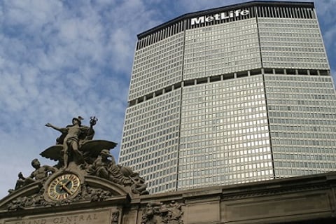 MetLife reports biggest quarterly loss in a decade