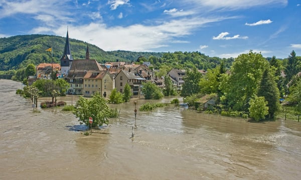 How much did the insurance industry lose from German floods?