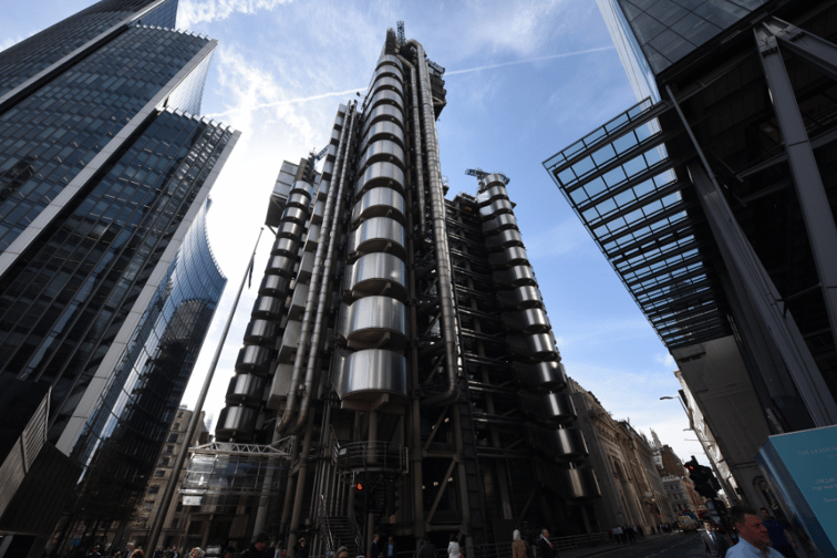 Lloyd's falls into the red in full-year financials