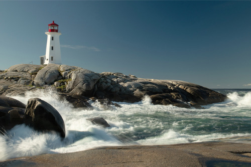 NS residents warned to stay off Atlantic coast as Teddy nears