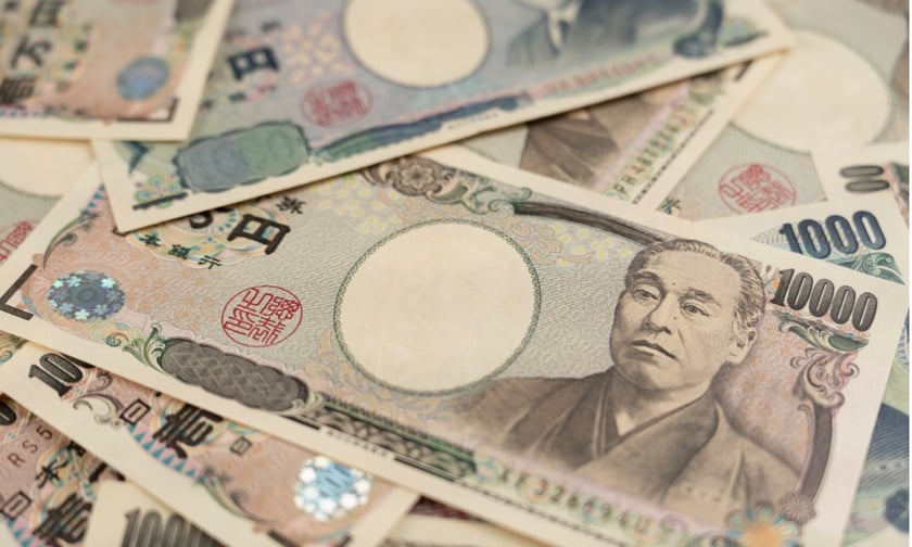 Japan’s big insurers pin hope on the mighty dollar