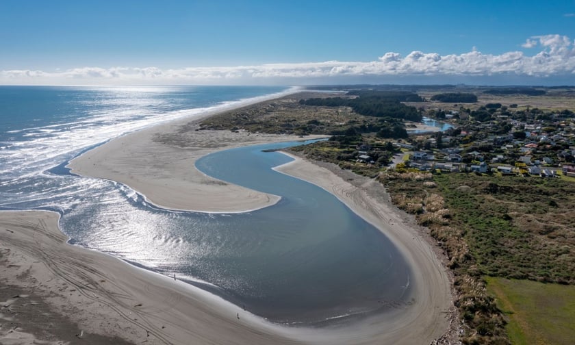 Kāpiti Coast residents challenge council over sea level rise report