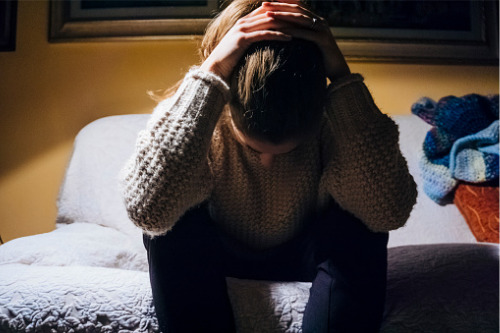 Report: Women experience more mental health problems than men during COVID-19