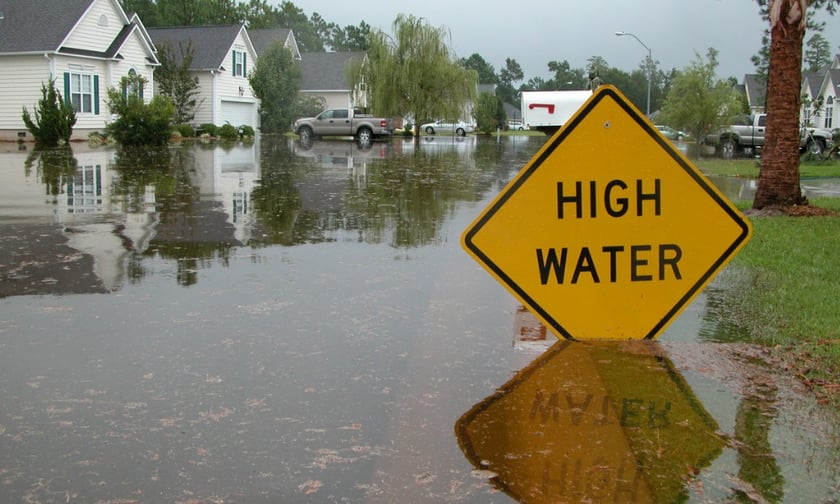 Can digital warning signs help stem the flood danger tide?