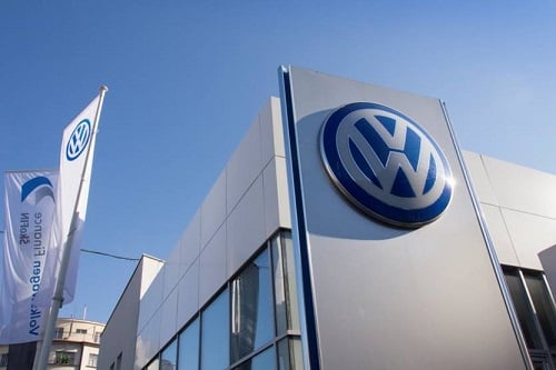 Volkswagen recalls more than 100,000 cars over rollaway danger