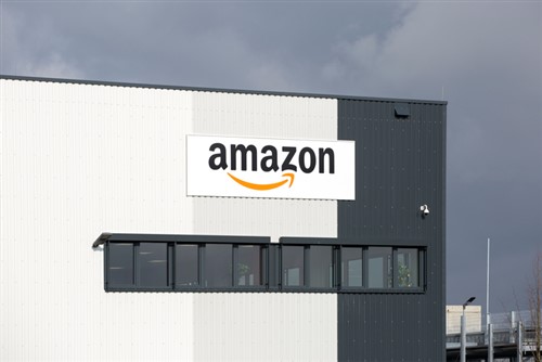 Berkshire Hathaway raises stake in Amazon