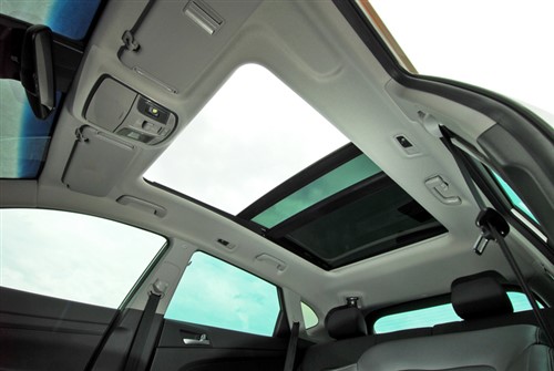 Exploding sunroof complaints rise in Canada