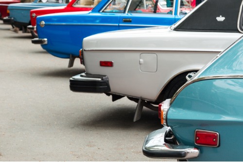 Utah insurance agency hosts car show for benefit of mental health clinic