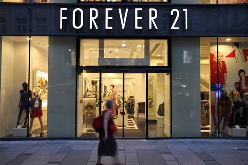Clothing store demands insurer defend Forever 21 trademark-infringement suit