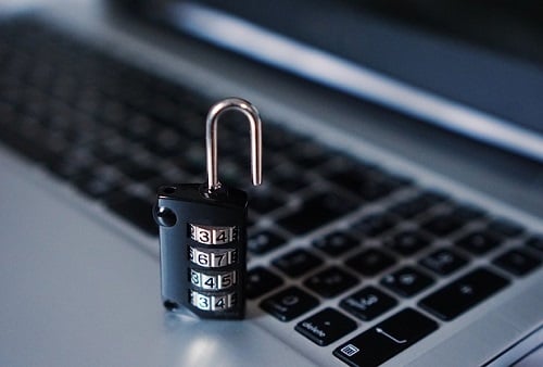 Aviva blames claims industry for data theft