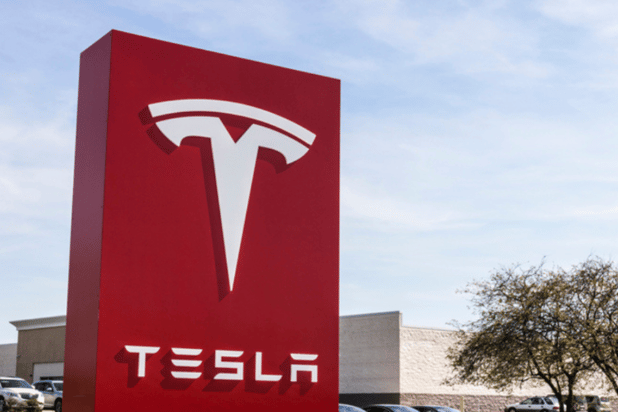 Tesla dispute - top auto insurers writing off rather than repairing crashed Tesla EVs