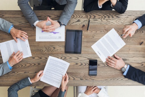 Major insurers join powers to sue law firm