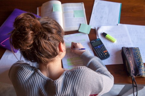 How much time should students spend studying?