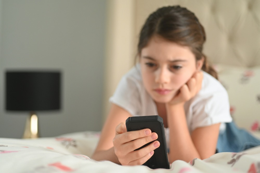 Should children under 16 be banned from using social media?