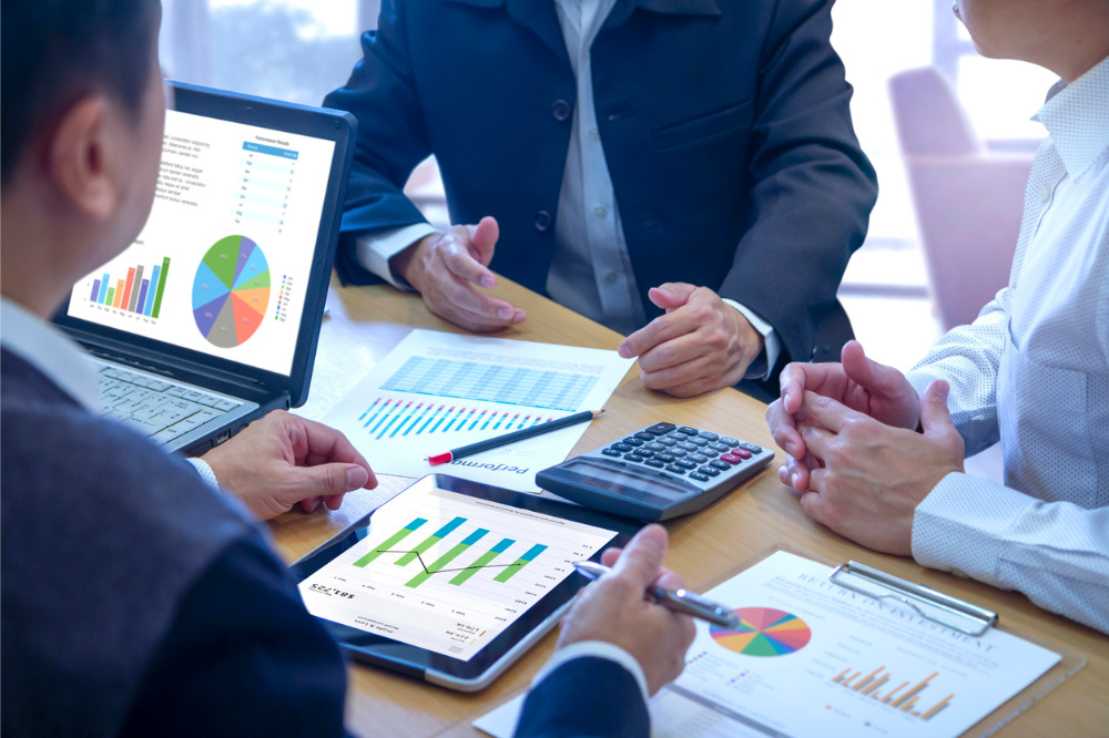 Kiwis with advisers end up significantly better off - research