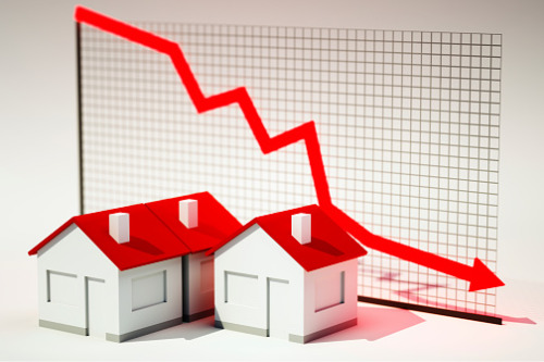 Moody's: Significantly lower home prices expected in several Canadian markets