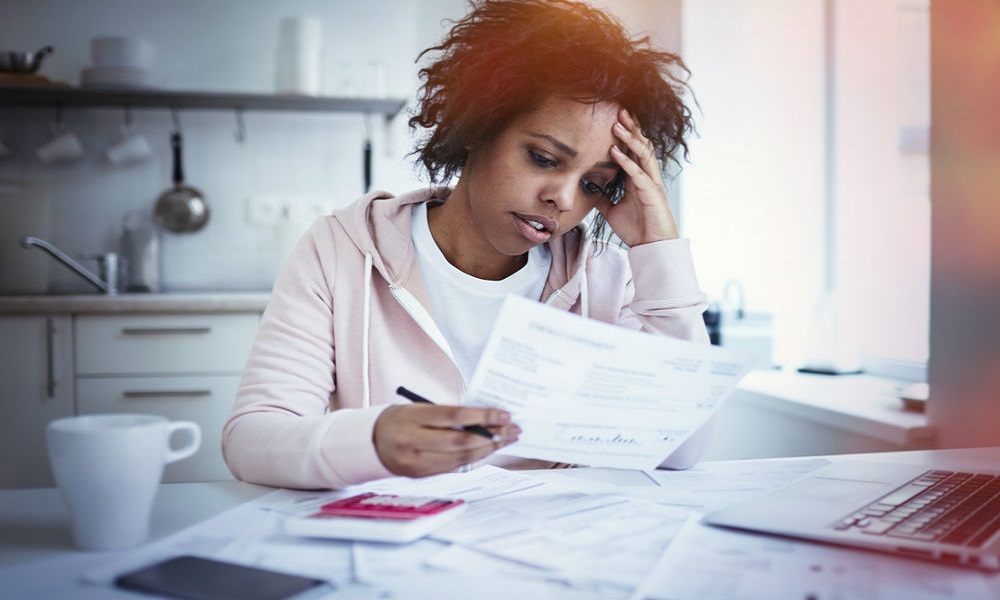 Average income rising for people in debt: report