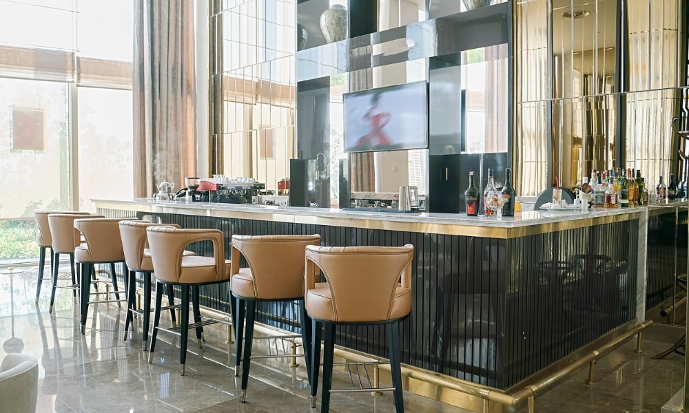 Hotel bar employees fired for giving free drinks, being dishonest during investigation - Vimarsana News