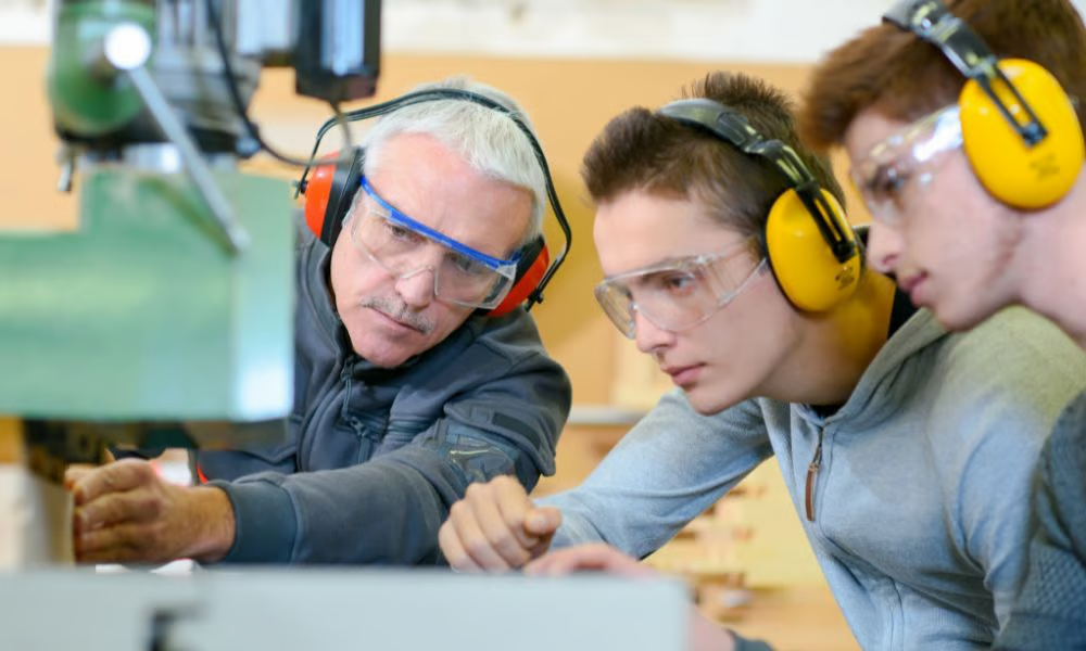 Many Canadians shifting to skilled trades: report Many Canadians shifting to skilled trades: report