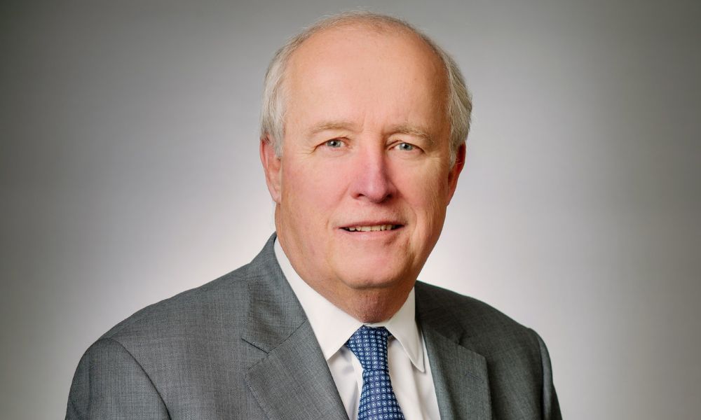 Edward Jones joins the crowd to sell more alternative investments