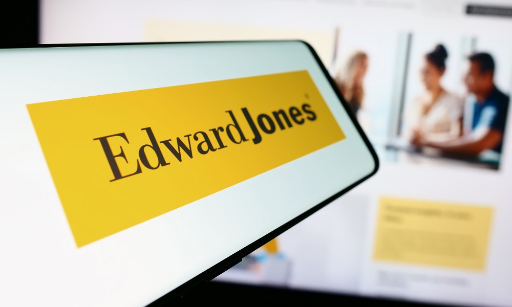 Edwards Jones targets next-gen investors with hybrid investment advisory platform