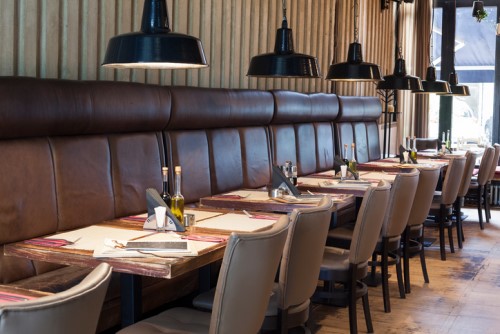 As thousands of restaurants close, industry desperately pushes for government action
