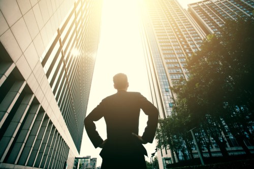 How can insurance agents mitigate challenges around the hard market?