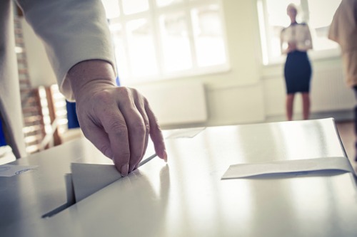 Louisiana re-elects incumbent insurance commissioner