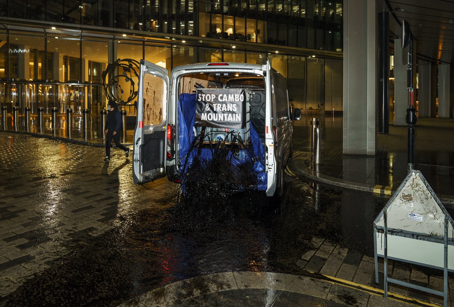 Activists spill fake oil outside Lloyd’s headquarters