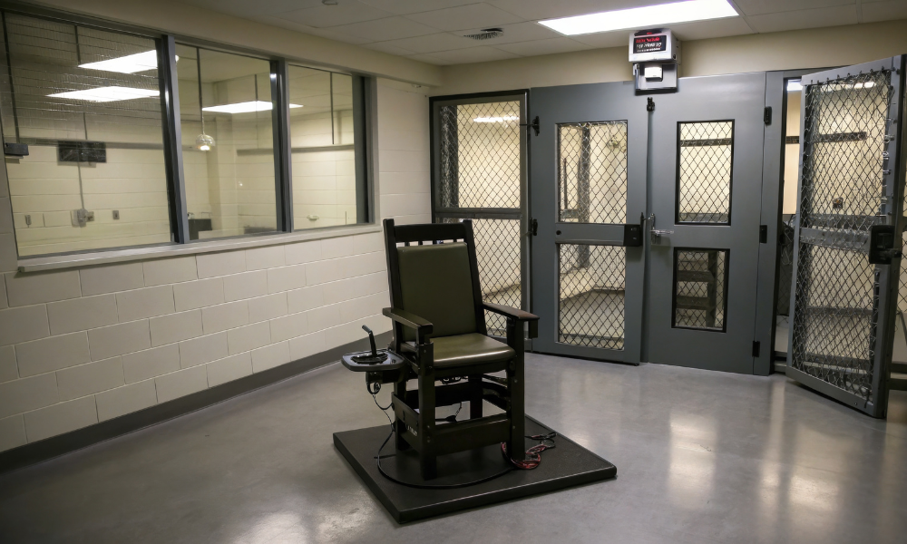 Execution date set for man who killed woman in Florida insurance office ...