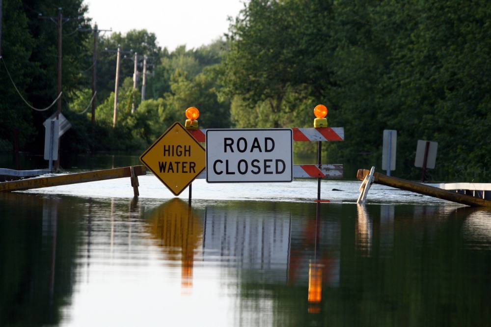 Heavy rainfall triggers flood warning in Victoria - Vimarsana News