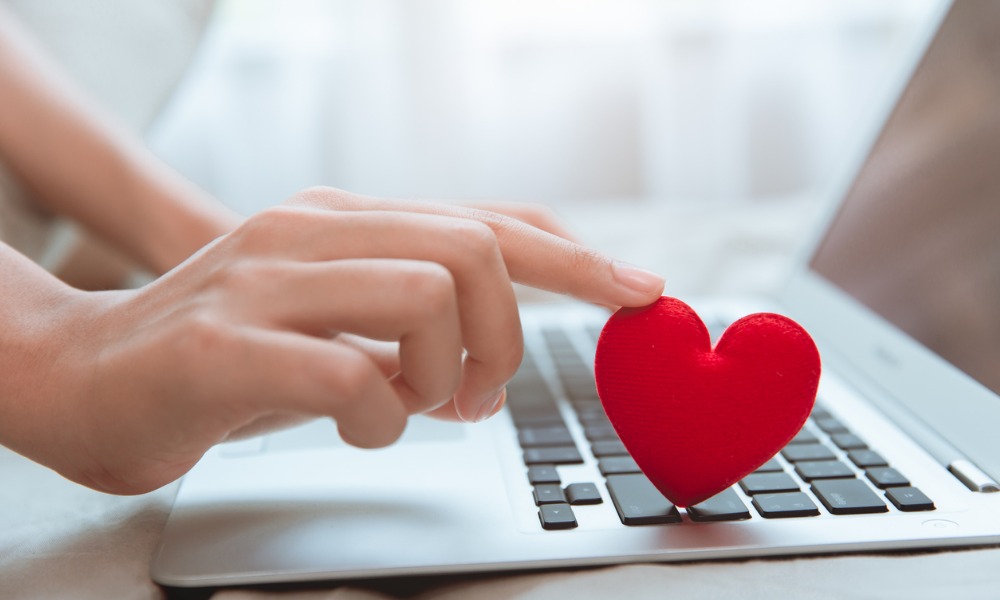 Office romances: Are employees being honest with HR? - Vimarsana News