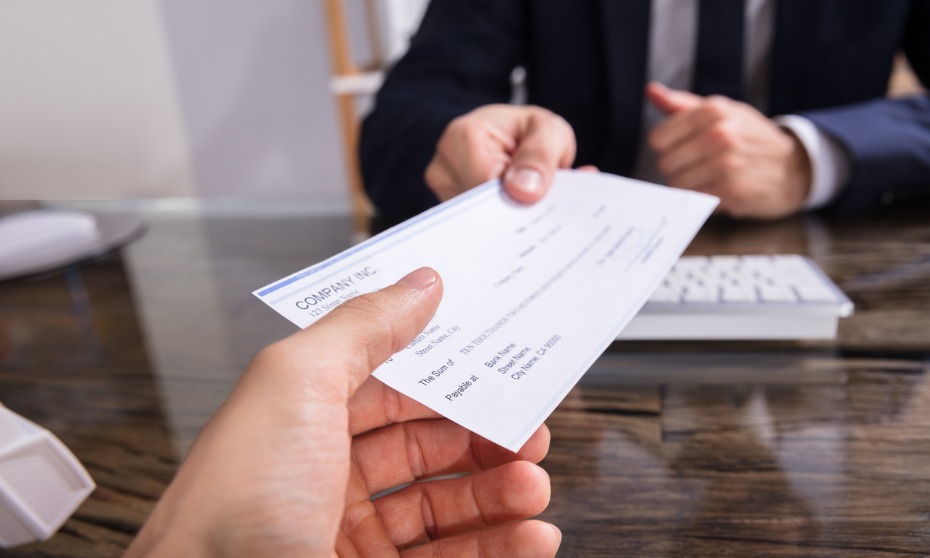 Should bosses have to pay back their bonuses?