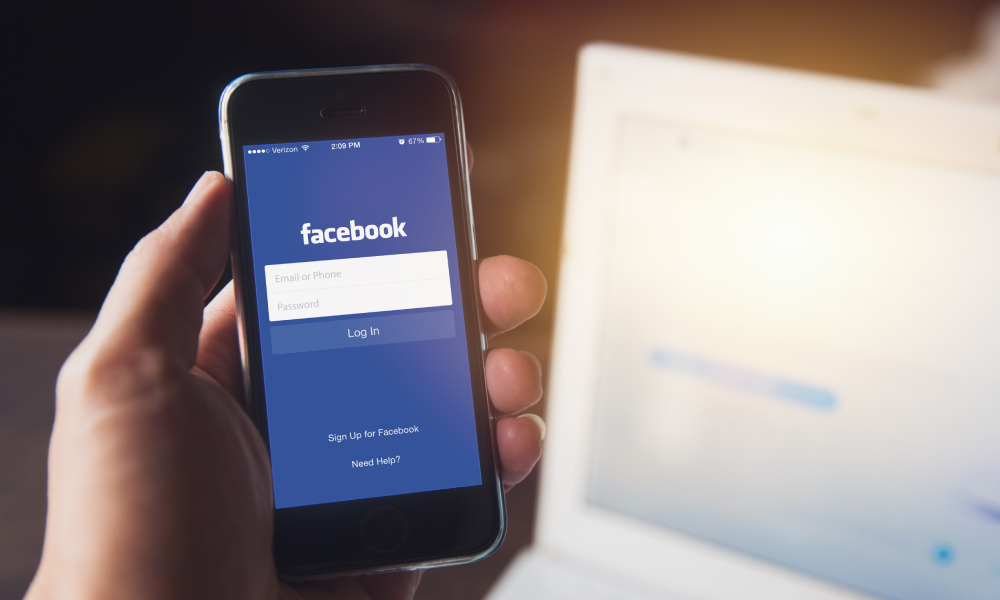 Facebook gives staff option to go fully remote