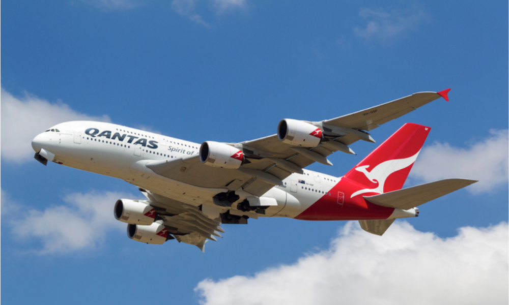 Court rules Qantas' move to outsource jobs as 'illegal'