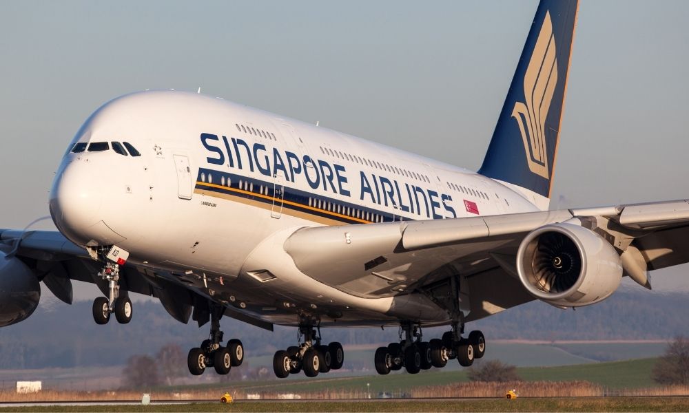 Singapore Airlines ceases wage cuts for staff