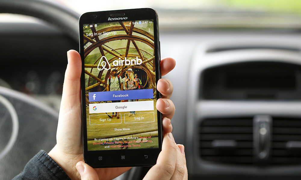 SEIU Healthcare, Airbnb partner to provide free accommodations for healthcare workers