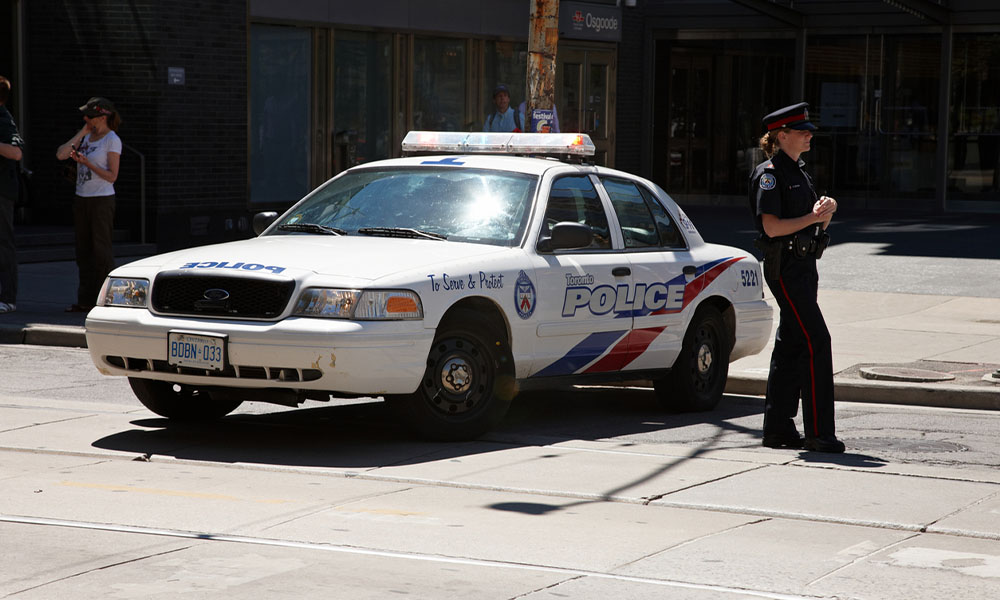 Ontario dispatching over 400 frontline police officers