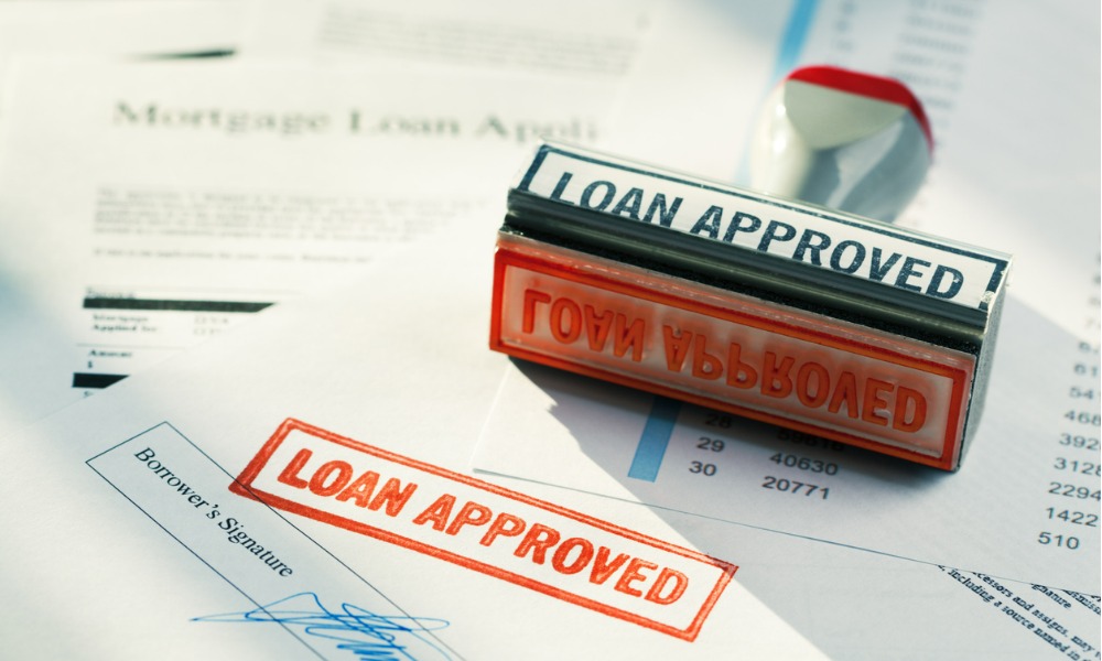 New home purchase loan applications jump 42% as rates drop