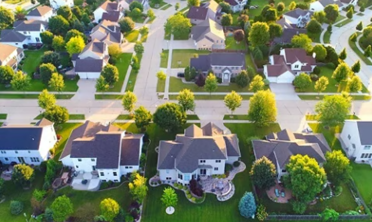 Homeowners retreat from market at joint-fastest pace in five years