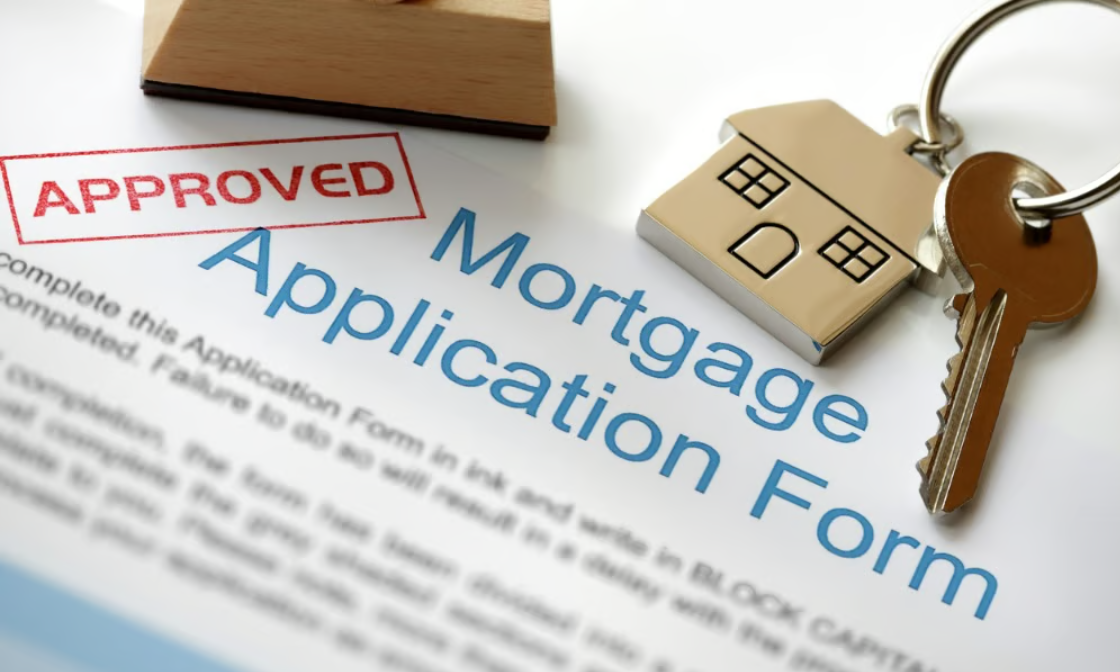 Mortgage applications fall as inflation data weighs on demand