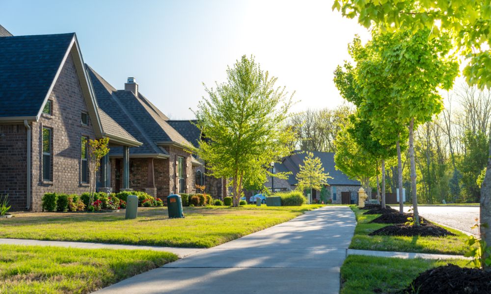 MBA: mortgage activity surges 10.8% despite rate volatility