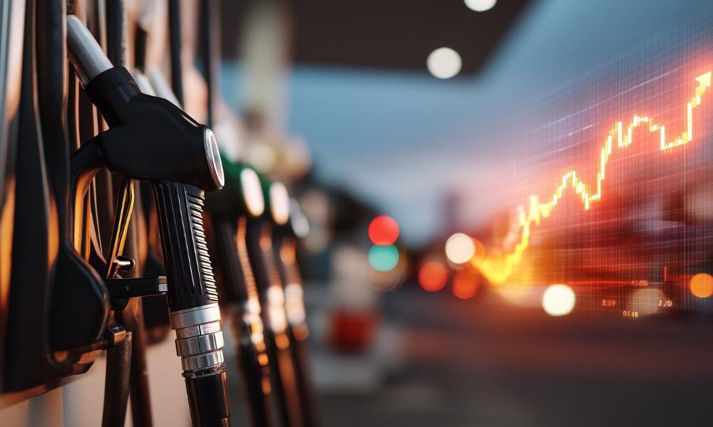 NZ petrol prices jump 6.4% as banks split on inflation outlook