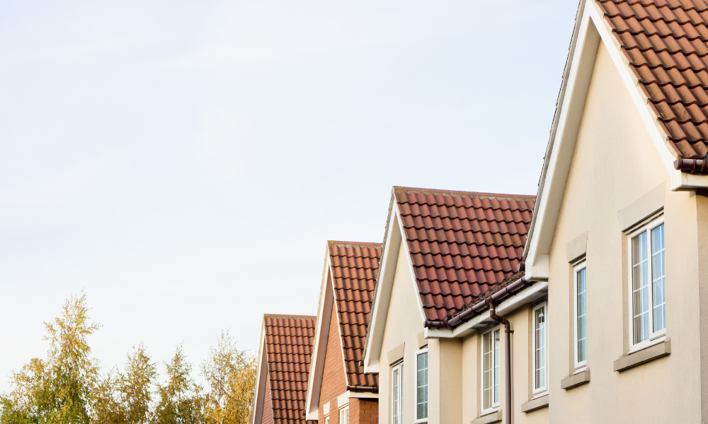 Housing market steadies, but Budget risk looms for brokers