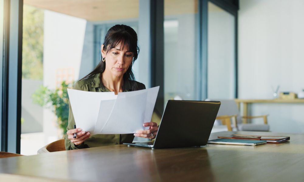 How brokers can close the support gap for solo female buyers