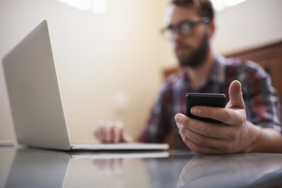 Americans spend more time fact-checking online financial advice as ...