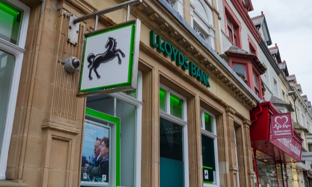 Lloyds lent on more flats in 2020 than in 2019 despite ongoing cladding crisis